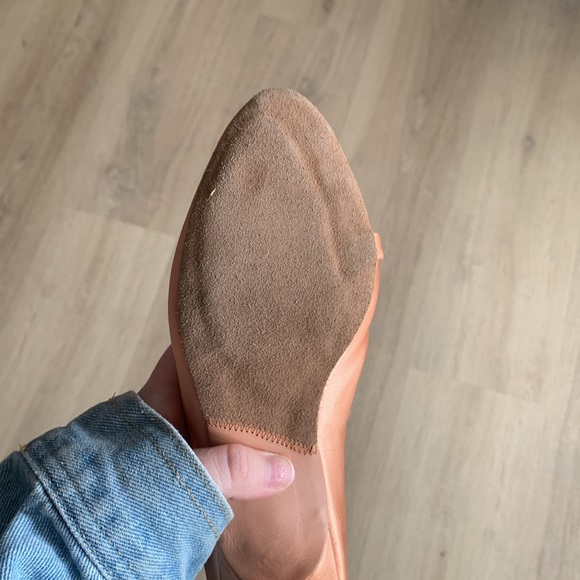 Ballroom - Picture 3 of 7